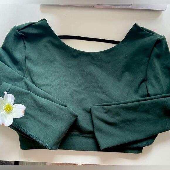 CROP SHOP BOUTIQUE (CSB): Long Sleeve Crop Top (Open back) - Picture 6 of 8